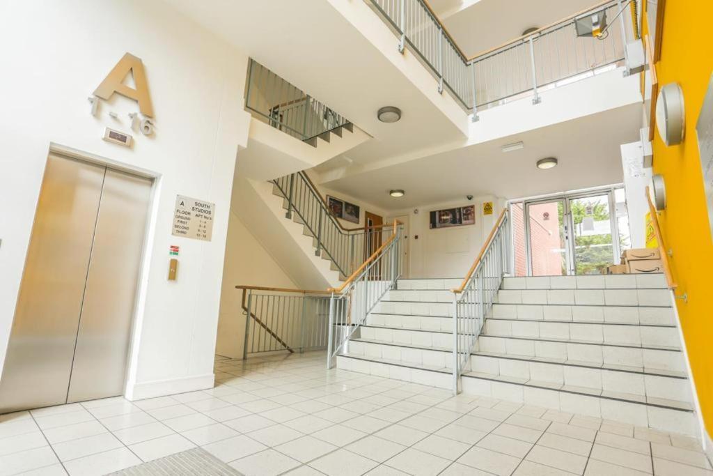 Diamond Apartment Белфаст Экстерьер фото